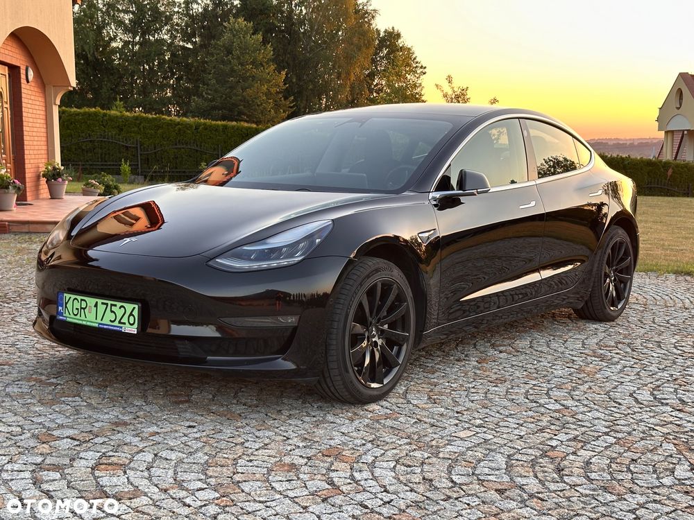 Tesla Model 3 - 5