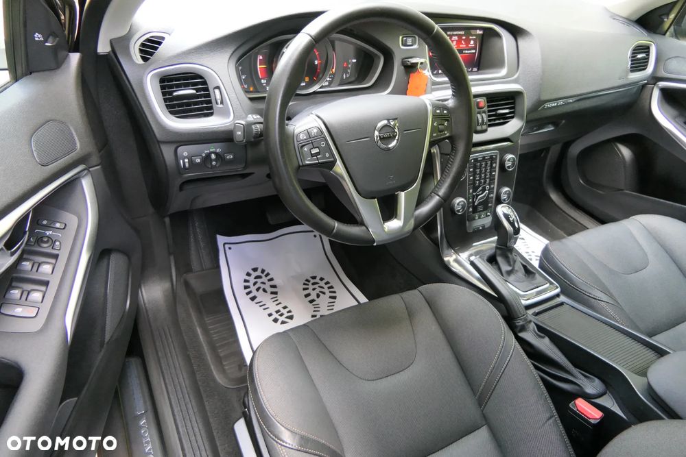 Volvo V40 Cross Country D3 Geartronic Momentum - 17