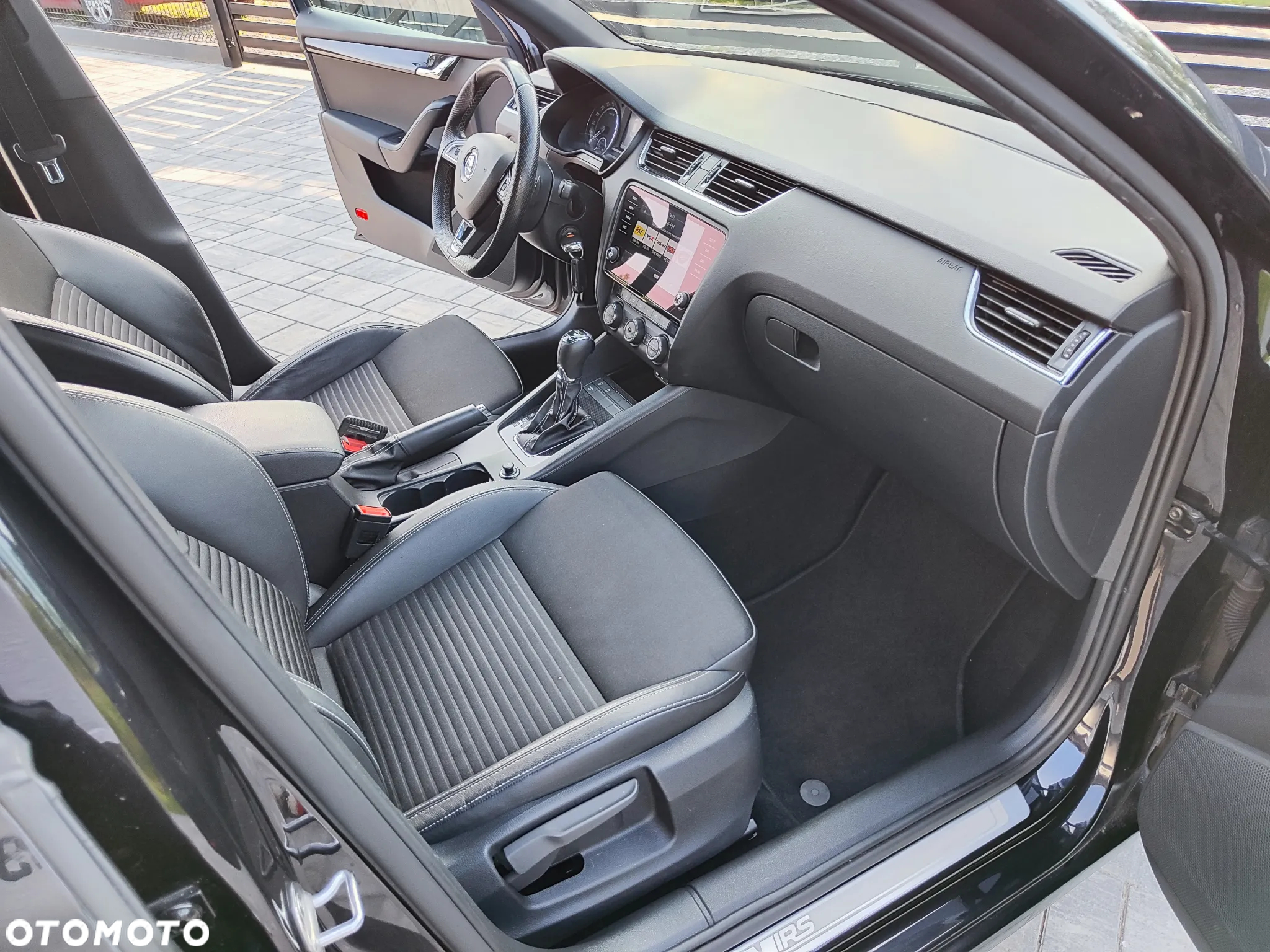 Skoda Octavia Combi 2.0 TDI DSG RS - 17