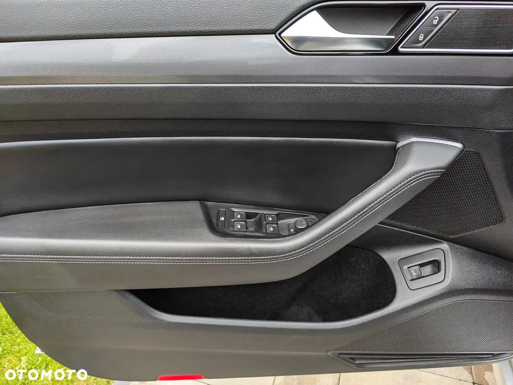 Volkswagen Passat - 26