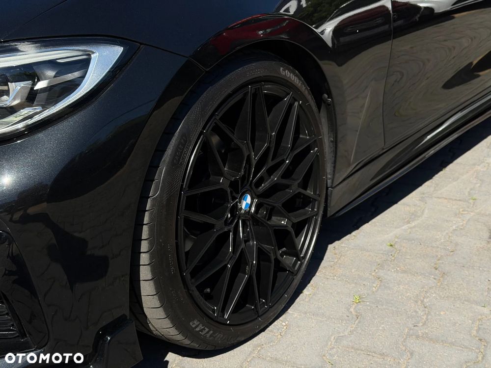 BMW Seria 3 330i M Sport - 6