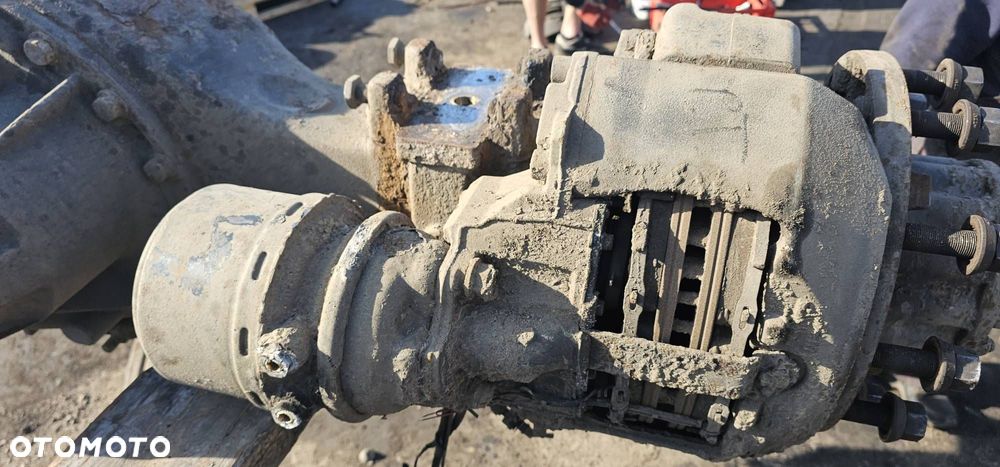 ZACISK HAMULCOWY TYŁ PRAWY VOLVO FE 300 22.5 E5 - 3