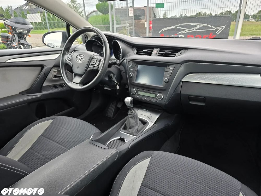 Toyota Avensis 2.0 D-4D Premium - 28