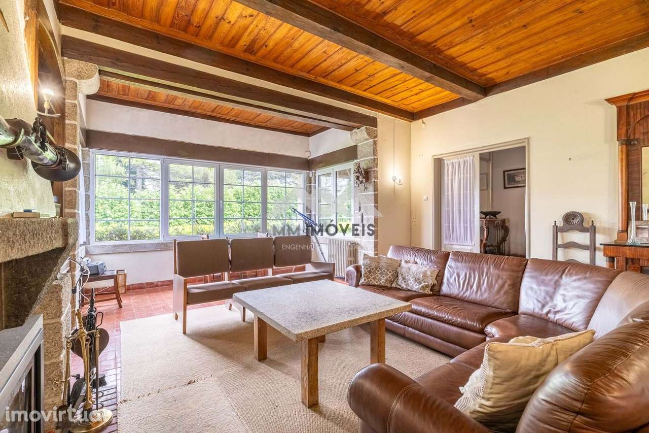 Moradia T6 | Quatro frentes | Jardim | Garagem | Lago | Serra do Caram - Grande imagem: 5/60