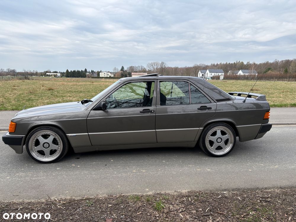 Mercedes-Benz W201 (190) - 6