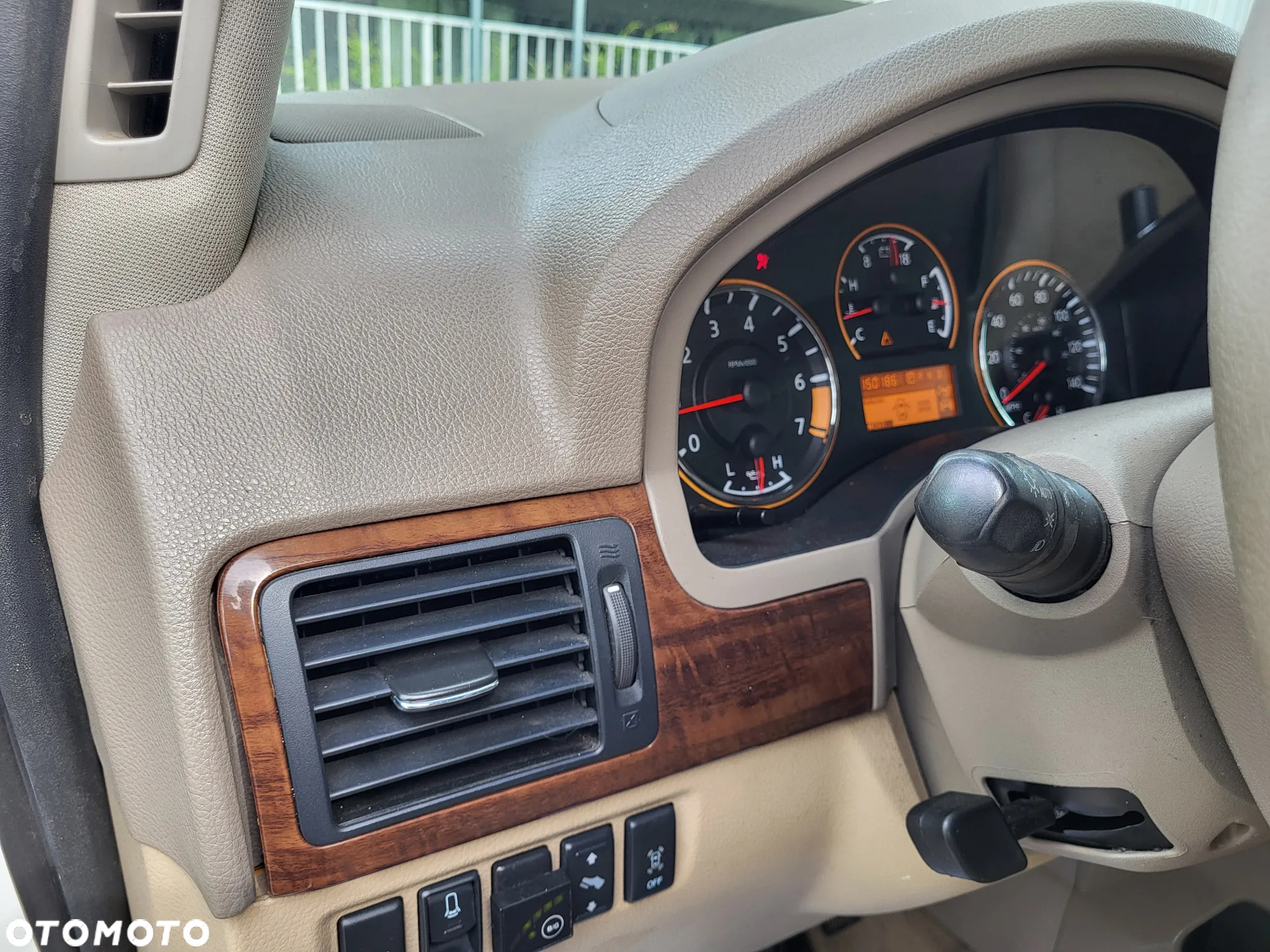 Nissan Armada - 8