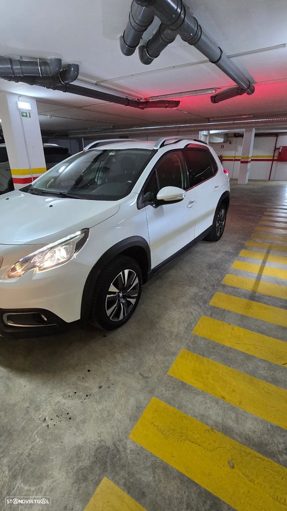 Peugeot 2008 1.2 PureTech Allure - 2