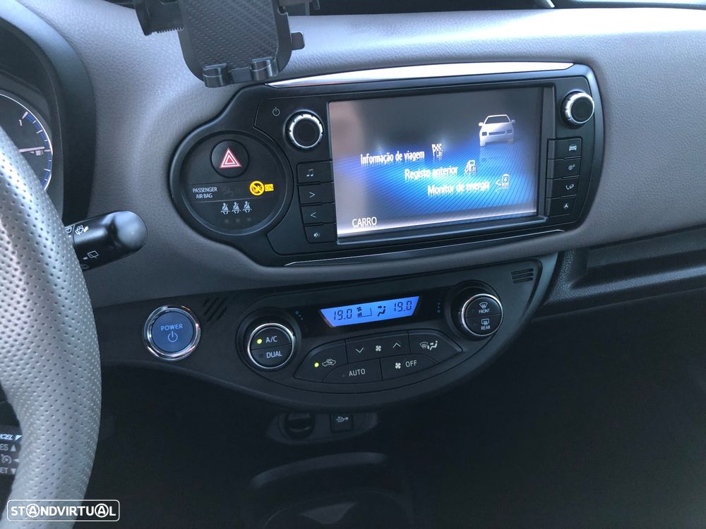 Toyota Yaris 1.5 HSD Comfort - 32