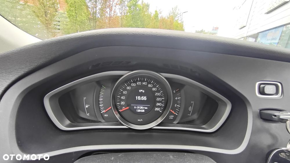 Volvo V40 Cross Country D2 Momentum - 20