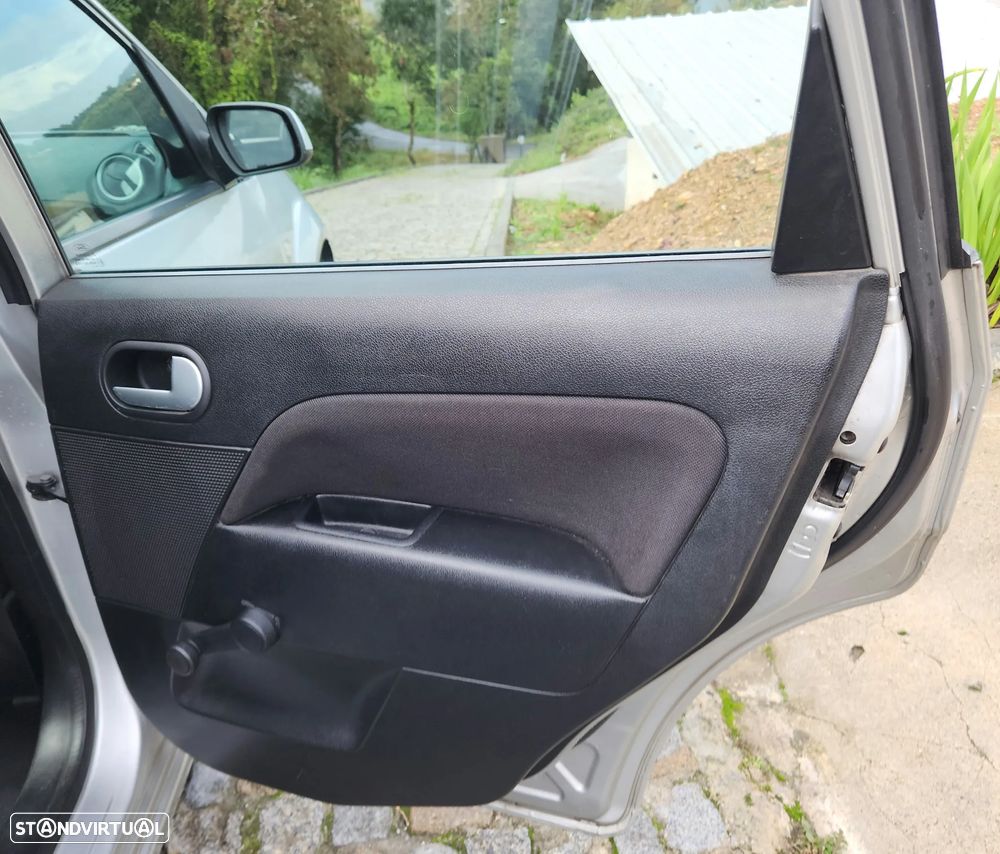 Ford Fiesta 1.4 TDCI Ghia - 18