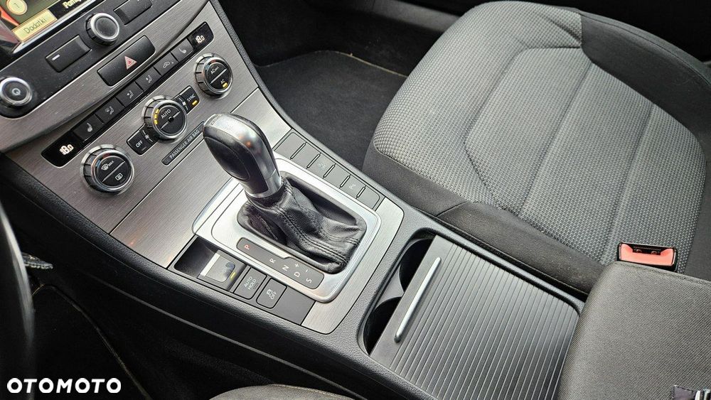 Volkswagen Passat Variant 2.0 TDI DSG BlueMotion Technology Trendline - 21