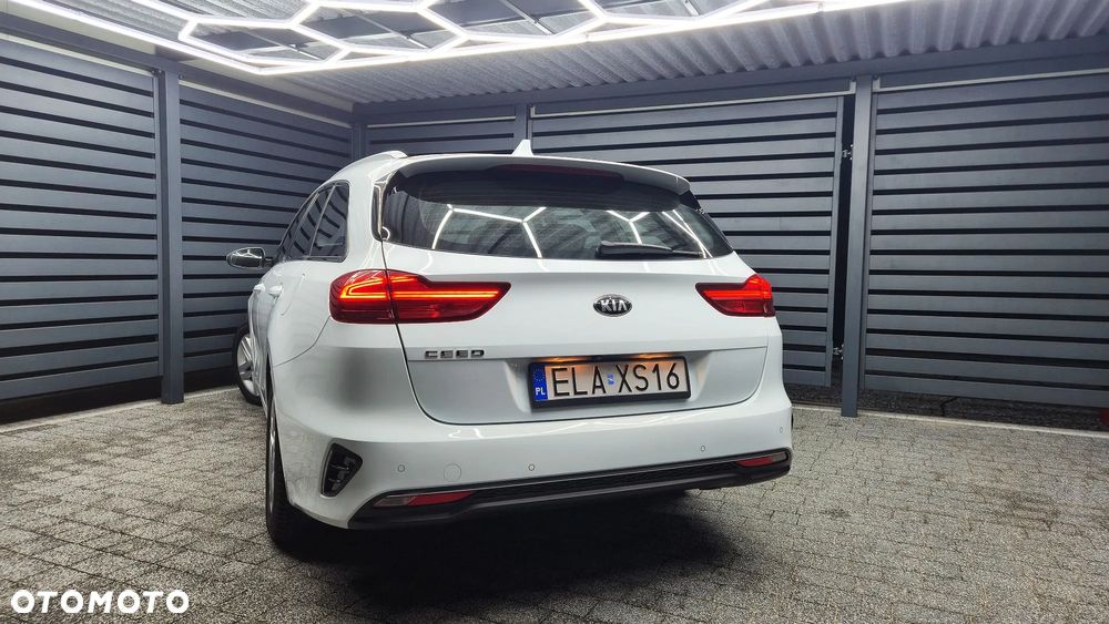 Kia Ceed 1.4 T-GDI DCT OPF Vision - 24