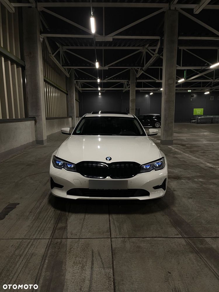 BMW Seria 3 320d Sport Line Shadow - 12