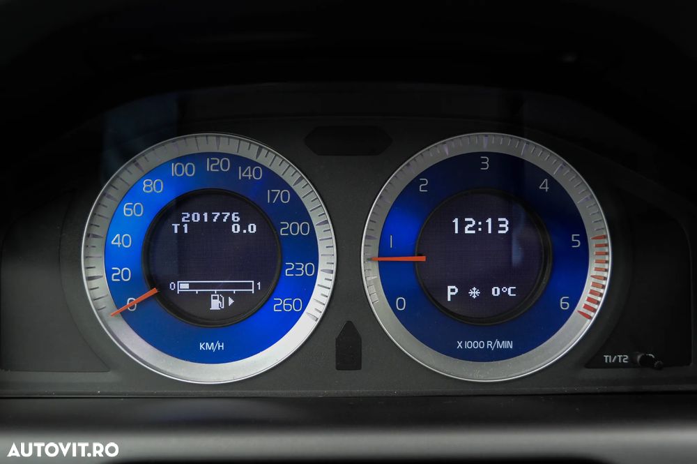 Volvo XC 60 D5 AWD Aut. RDesign - 6