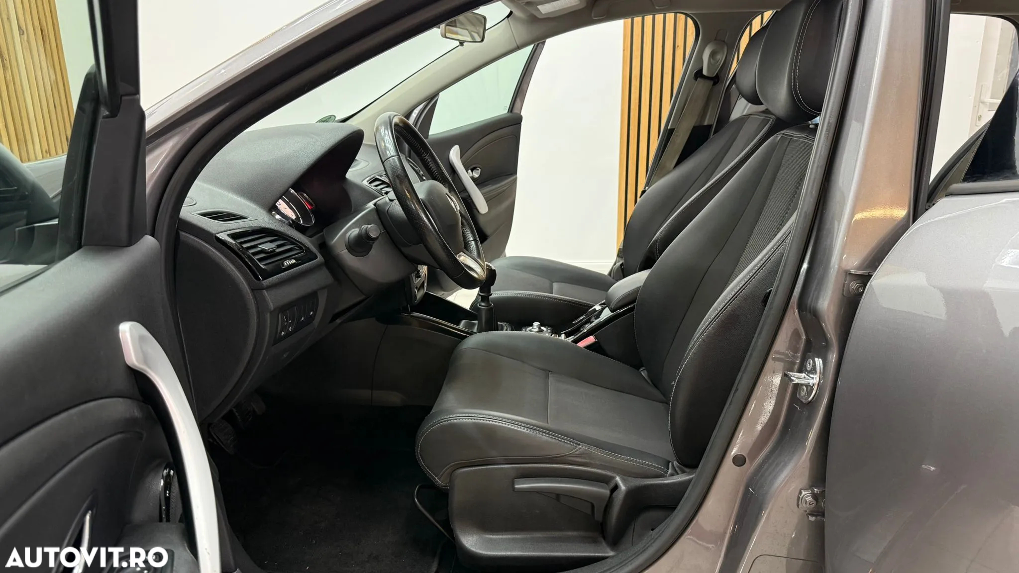 Renault Megane ENERGY dCi 110 Start & Stop Bose Edition - 16