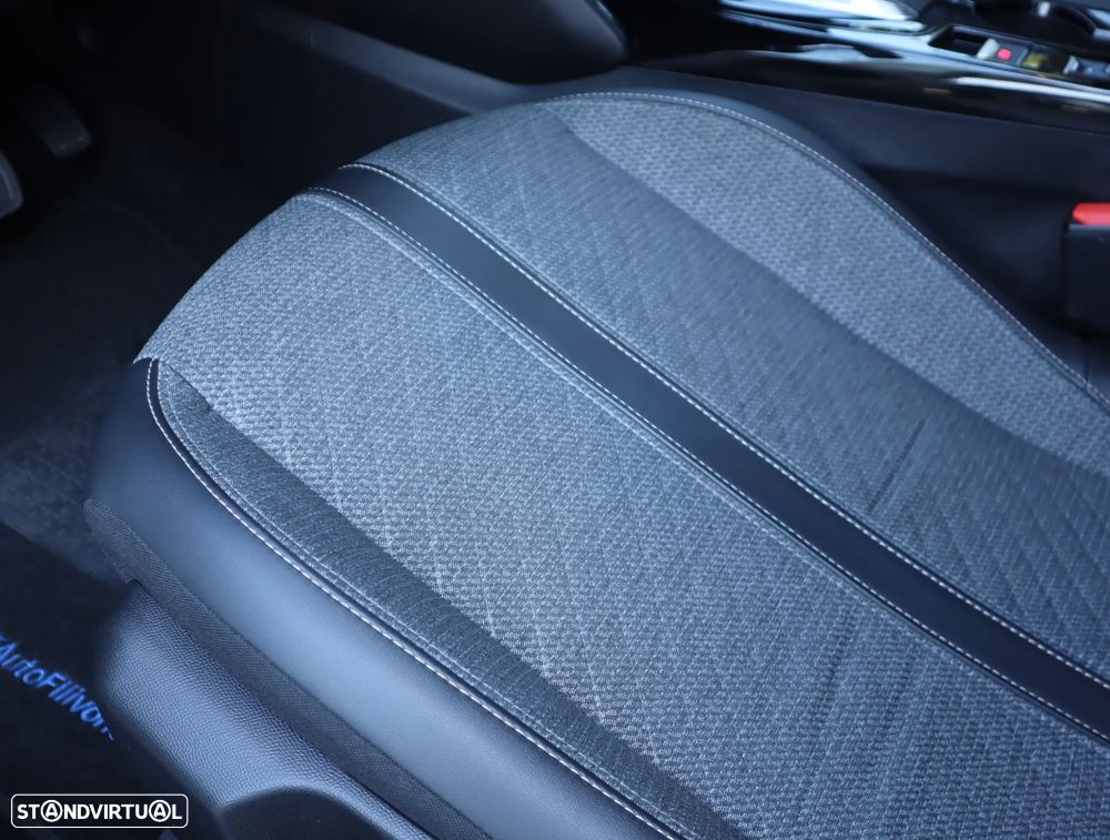 Peugeot 208 1.2 Hybrid Allure e-DCS6 - 30