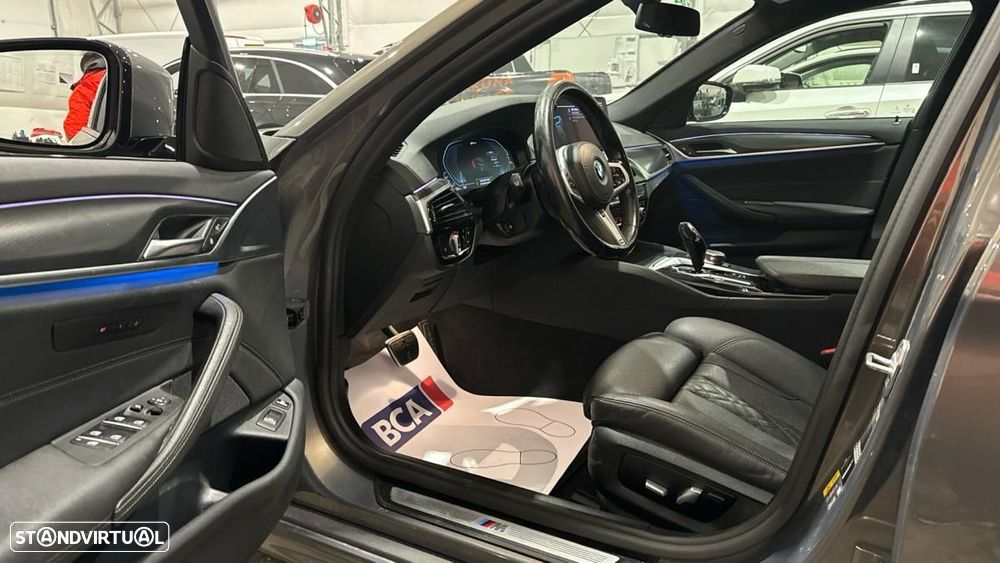 BMW 530 e Pack Desportivo M - 4
