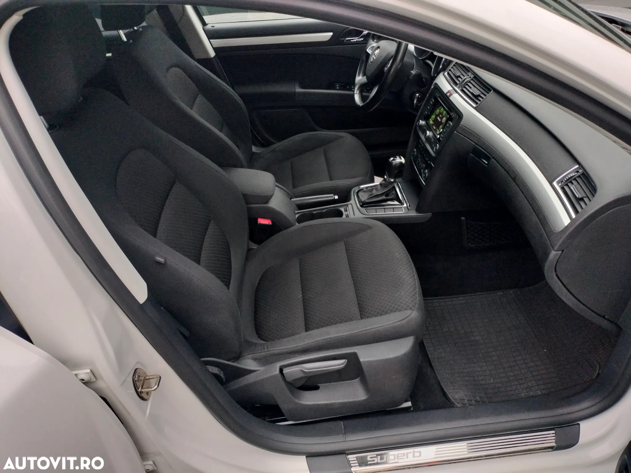 Skoda Superb 2.0 TDI DSG FAMILY - 19
