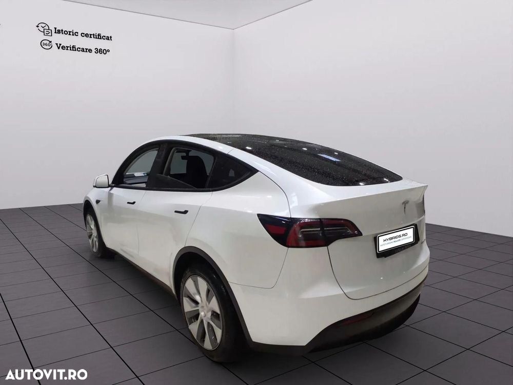 Tesla Model Y Long Range Dual Motor AWD - 4