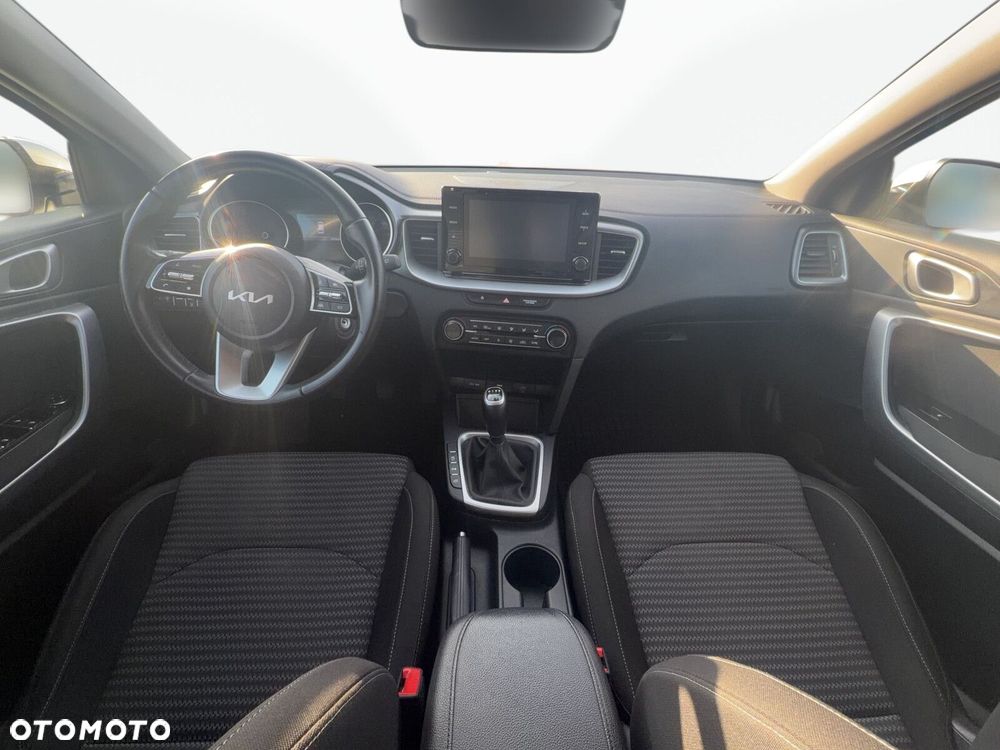 Kia Ceed 1.5 T-GDI M - 10