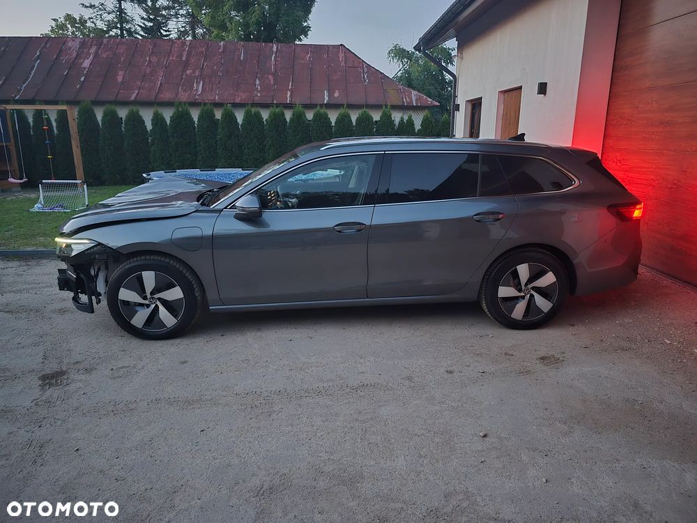 Volkswagen Passat - 8