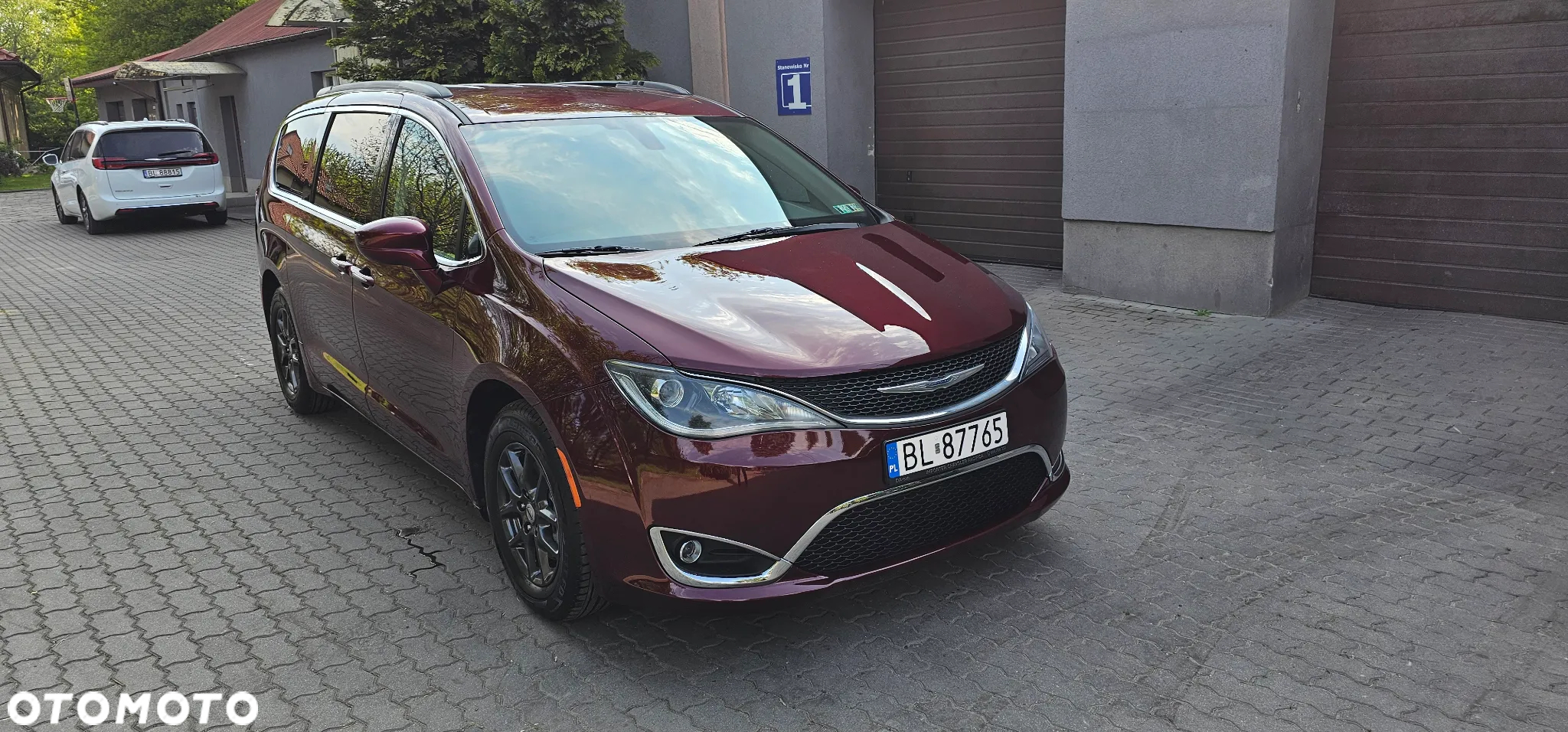 Chrysler Pacifica - 8