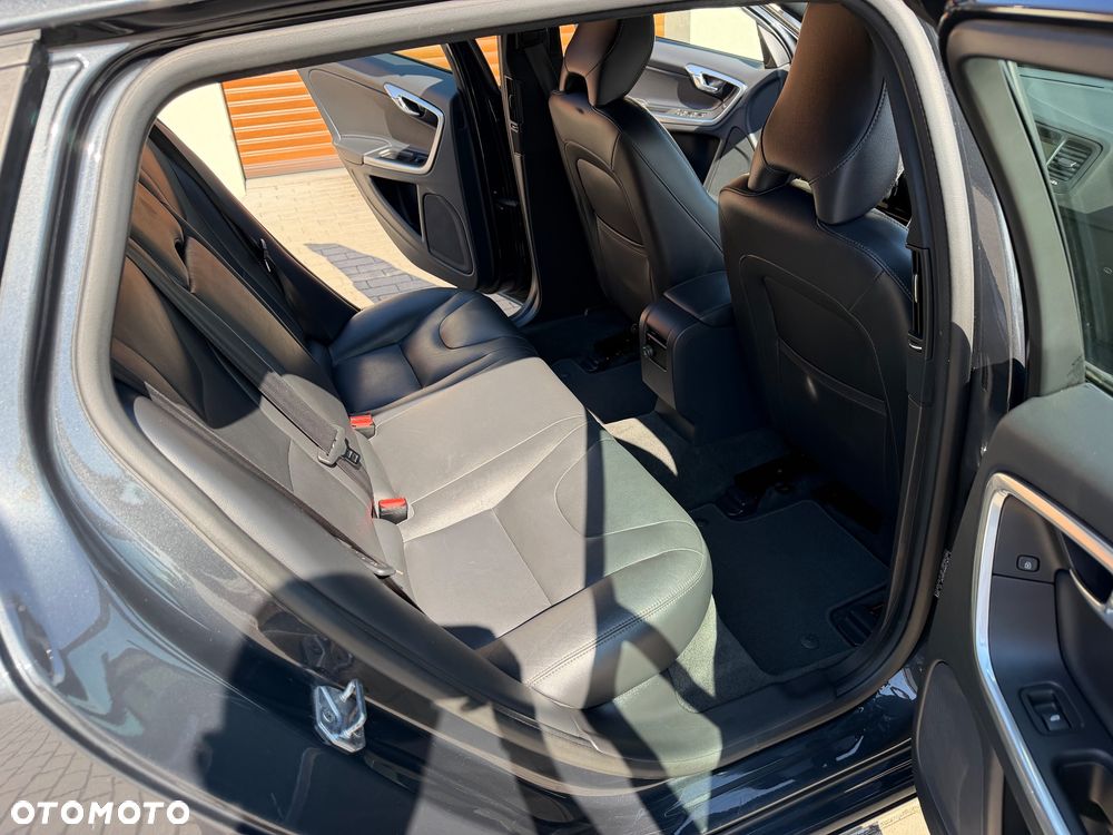 Volvo V60 D2 Drive-E Kinetic - 33