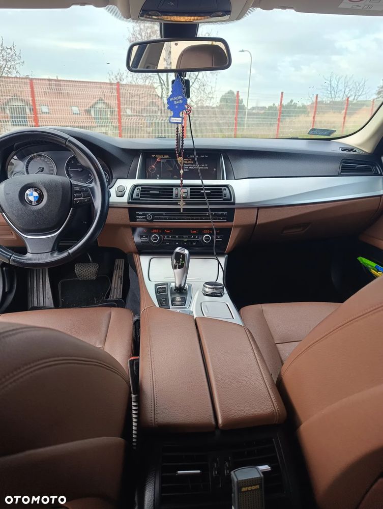 BMW Seria 5 520d Luxury Line - 11