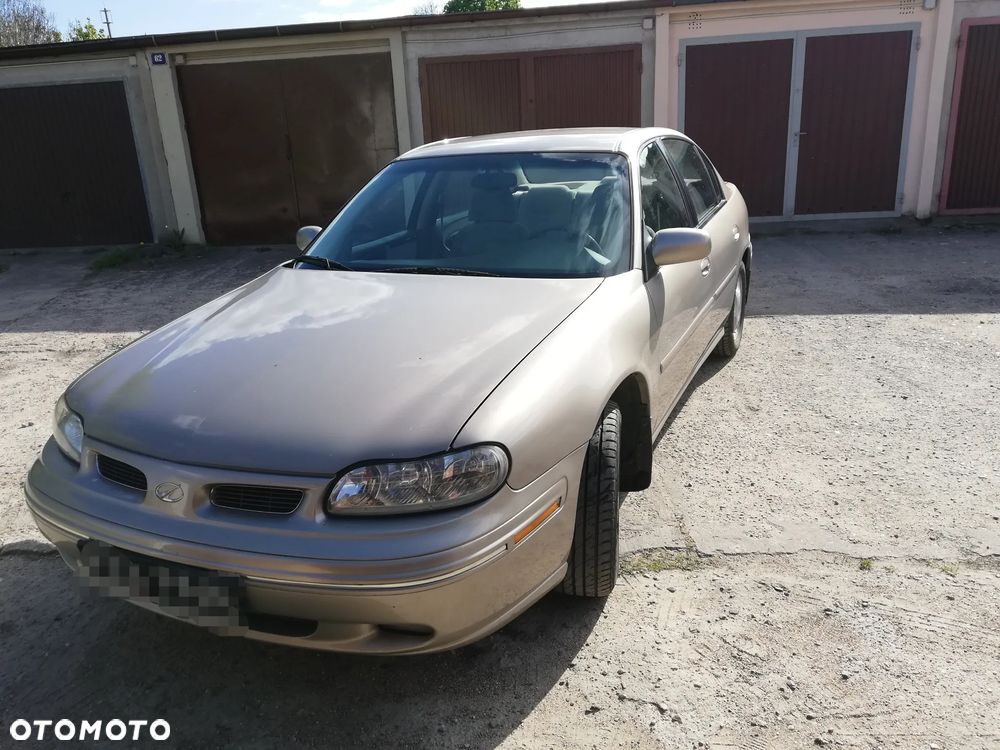 Oldsmobile Cutlass 3.1 International - 18