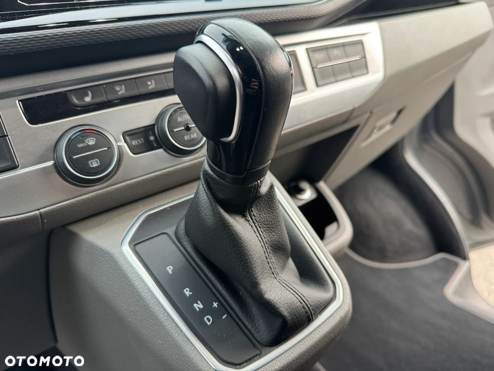 Volkswagen Caravelle - 34
