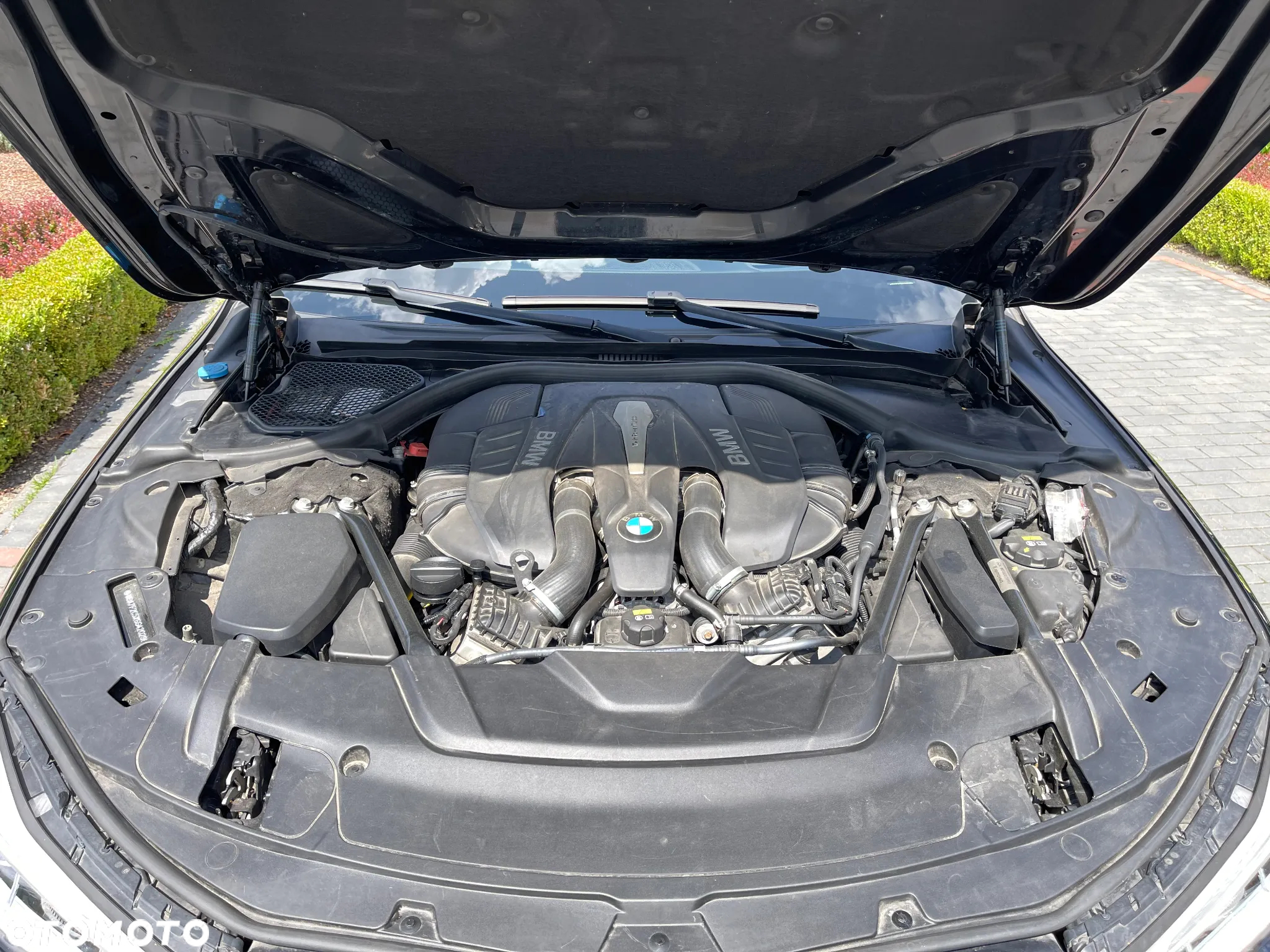 BMW Seria 7 750Li xDrive - 16