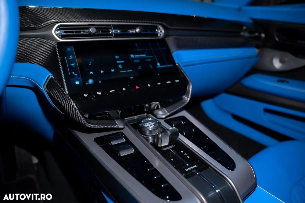 Aston Martin Vanquish - 13