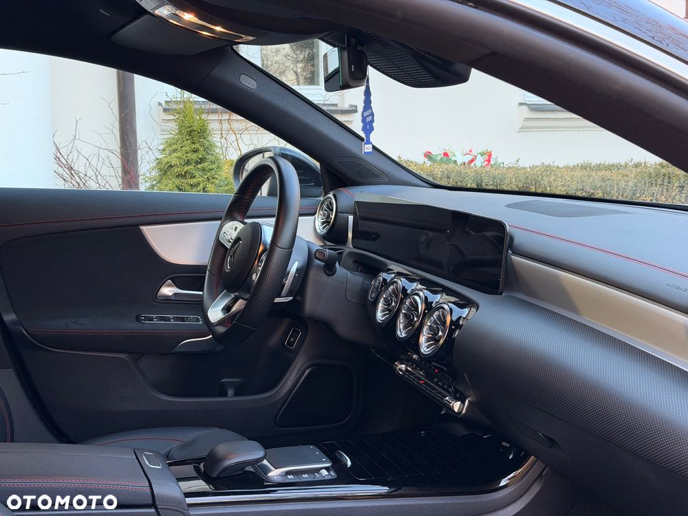 Mercedes-Benz CLA 200 AMG Line 7G-DCT - 20