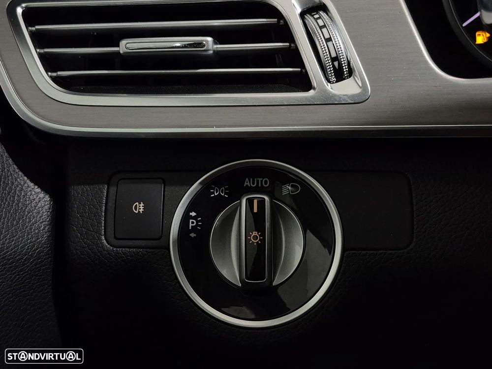 Mercedes-Benz E 300 Bluetec Hybrid Avantgarde - 46