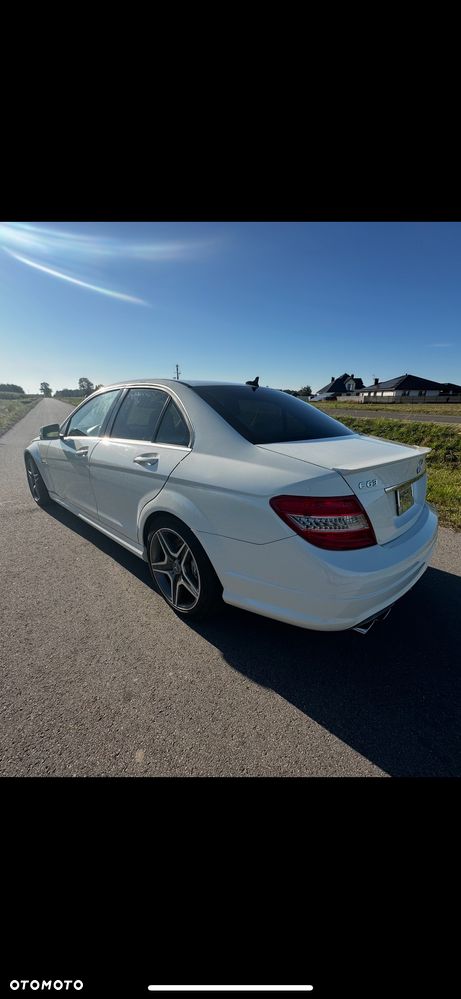 Mercedes-Benz Klasa C 63 AMG - 4