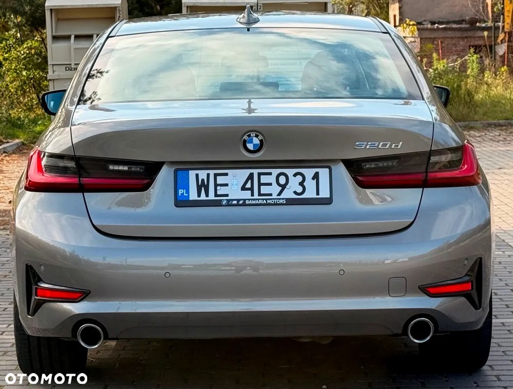 BMW Seria 3 320d Sport Line - 8