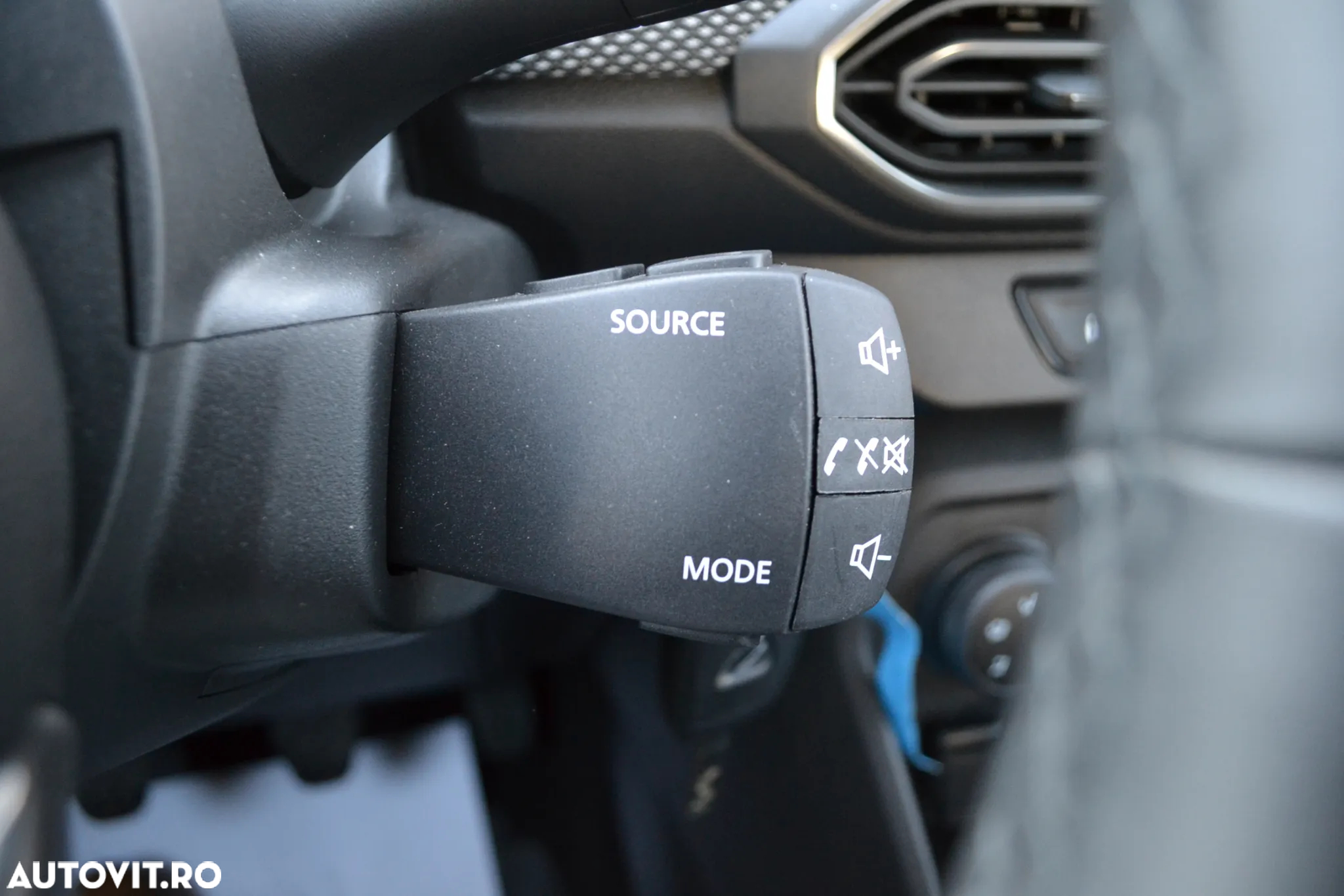Dacia Sandero TCe 90 MT6 Comfort - 27