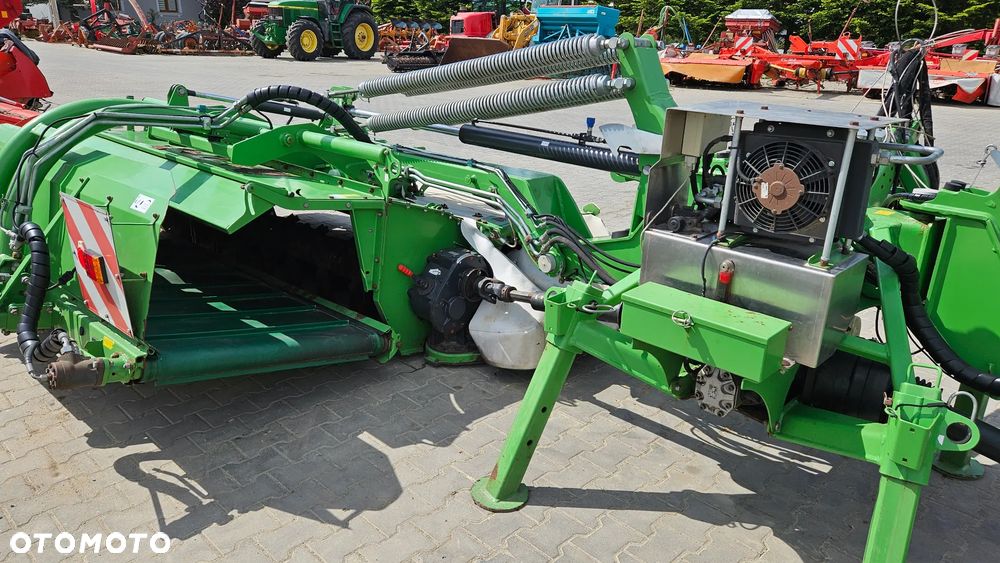 SaMasz KDD 861 S+T Kosiarka Dyskowa Motyl z taśmami  w Zestawie z Czołową kosiarką KDF 340 S - 32