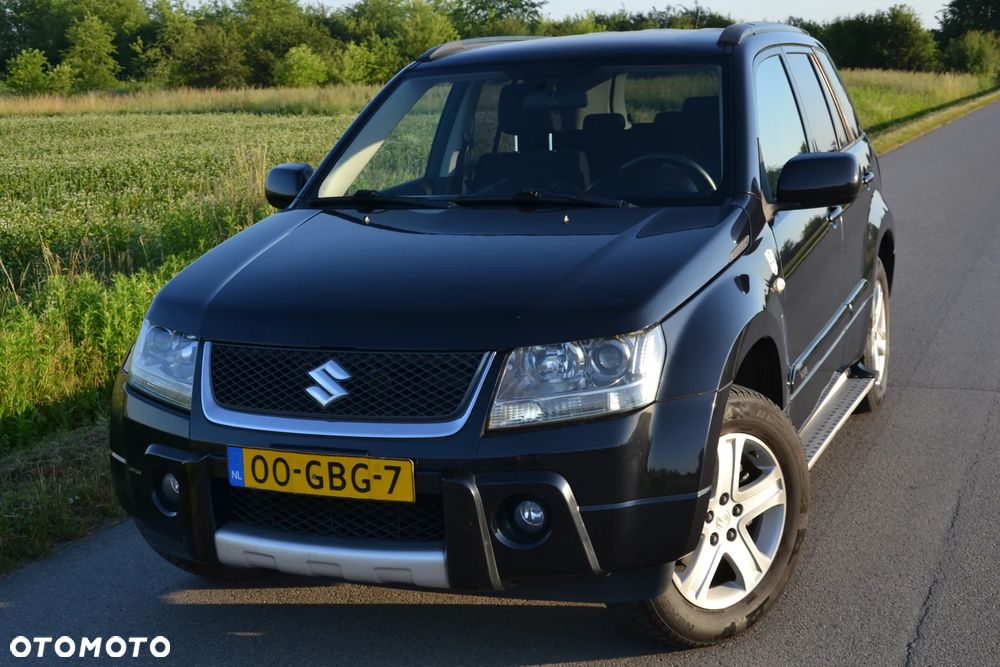 Suzuki Grand Vitara 2.0 De luxe - 11