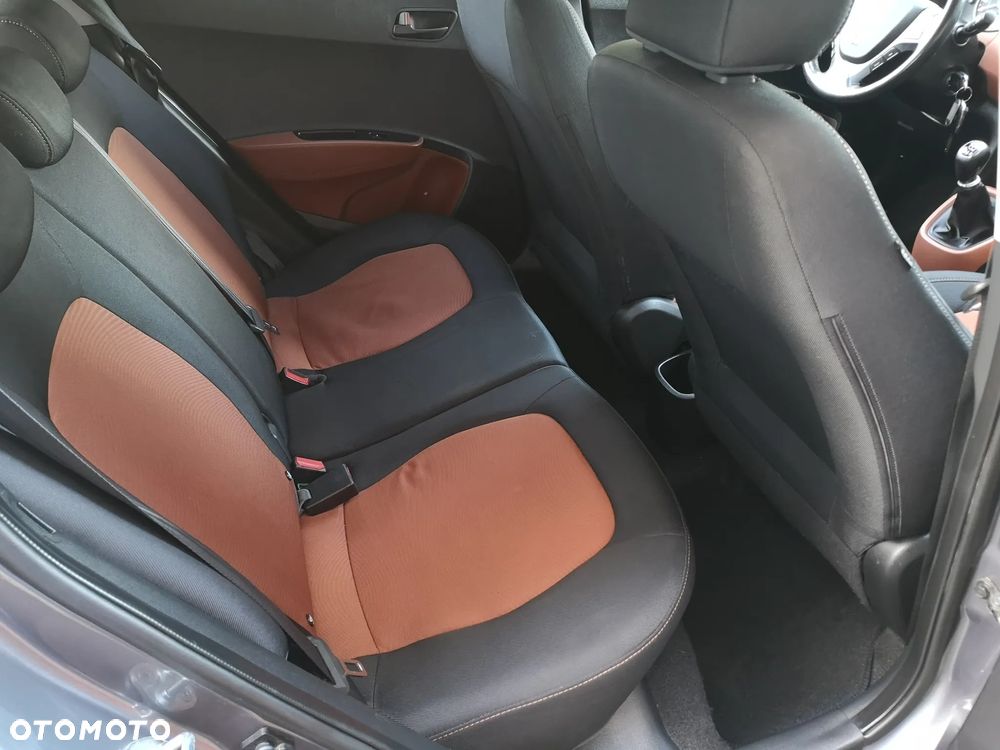 Hyundai i10 1.2 Fifa World Cup Edition - 20