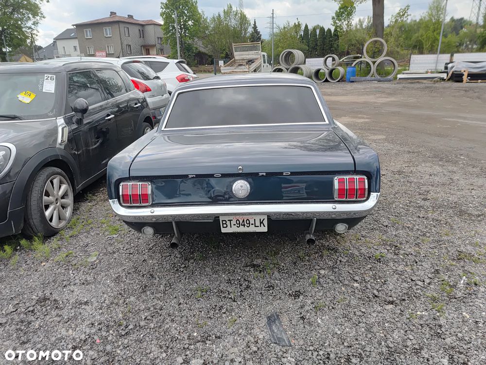 Ford Mustang - 6