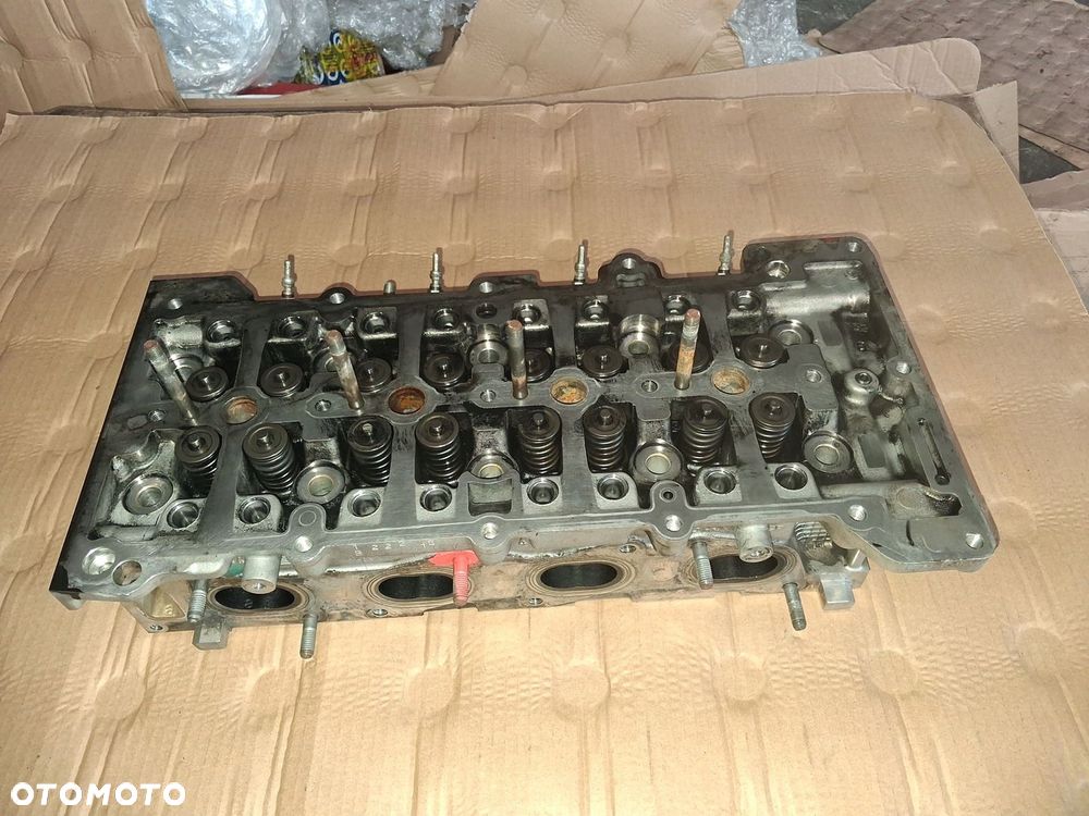 Głowica silnika Opel Vectra C Zafira B 1.9 CDTI 46822135 - 1