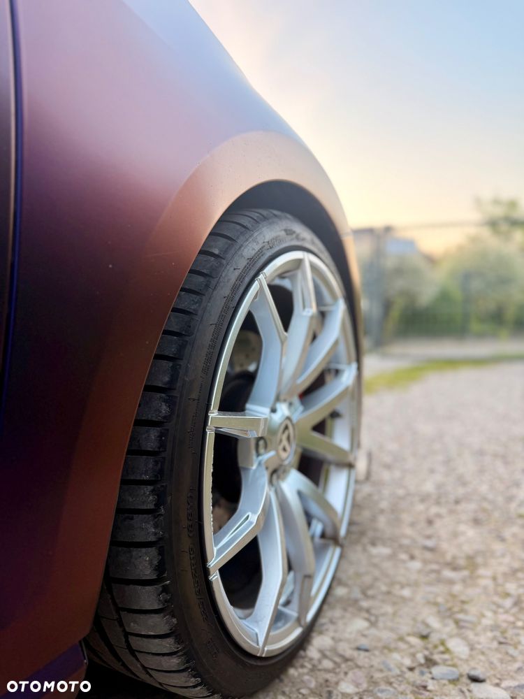 Volkswagen Golf - 6