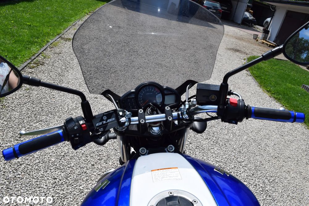 Suzuki Gladius - 8
