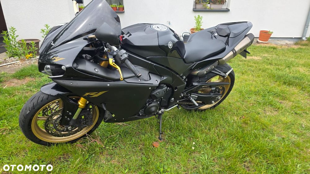 Yamaha R1 - 7
