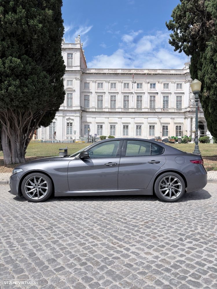 Alfa Romeo Giulia 2.2 D Super AT8 - 10