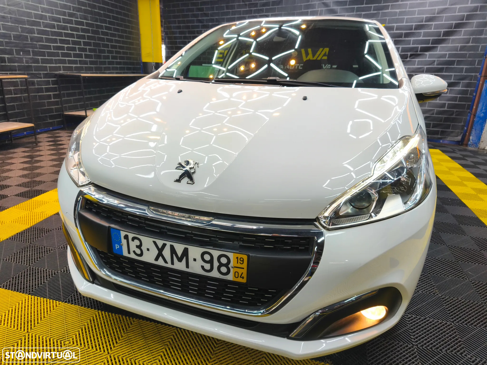 Peugeot 208 1.2 PureTech Signature - 2