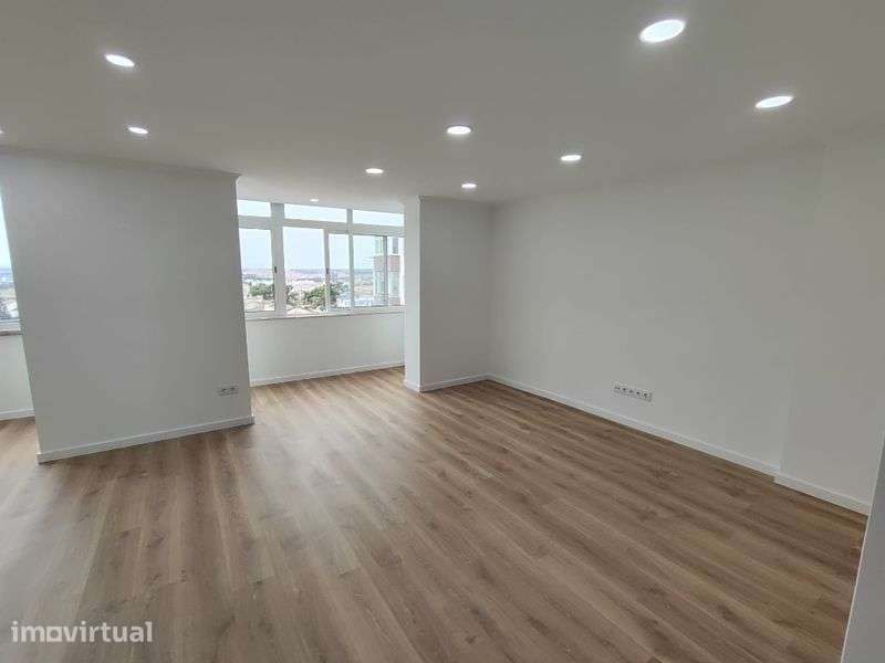Apartamento T2 a estrear Almada Laranjeiro - Grande imagem: 2/8