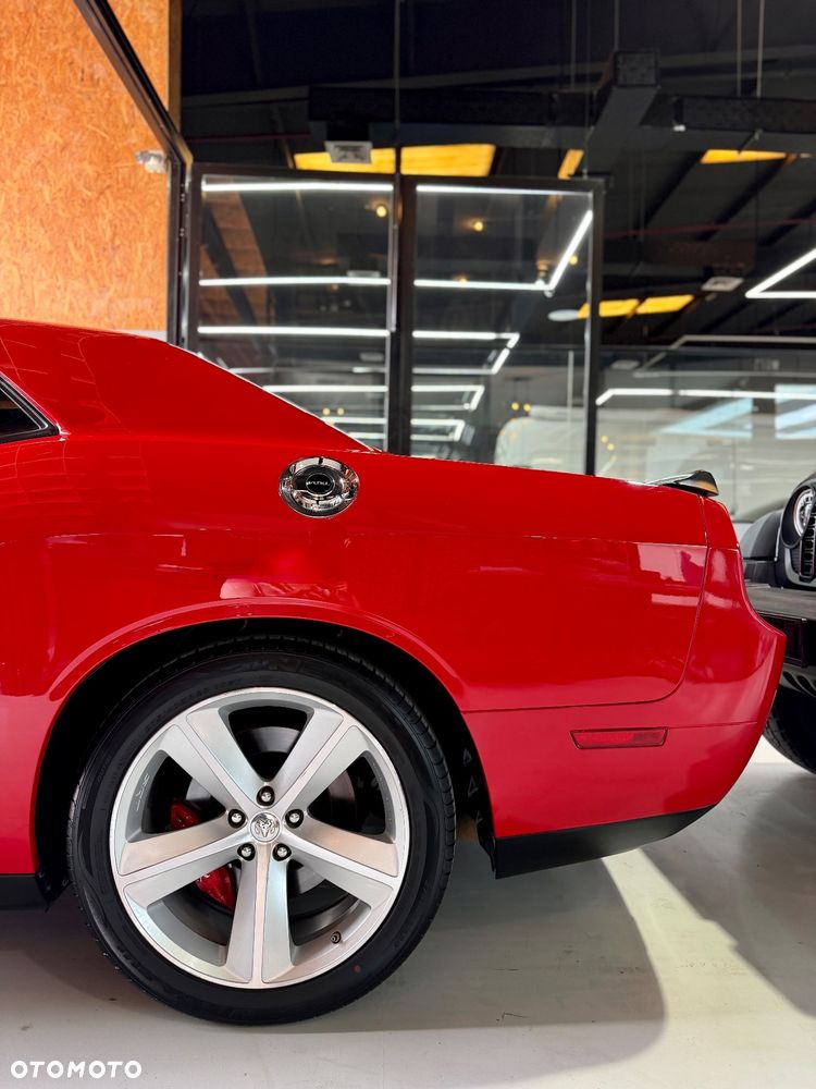 Dodge Challenger 6.1 SRT8 - 5