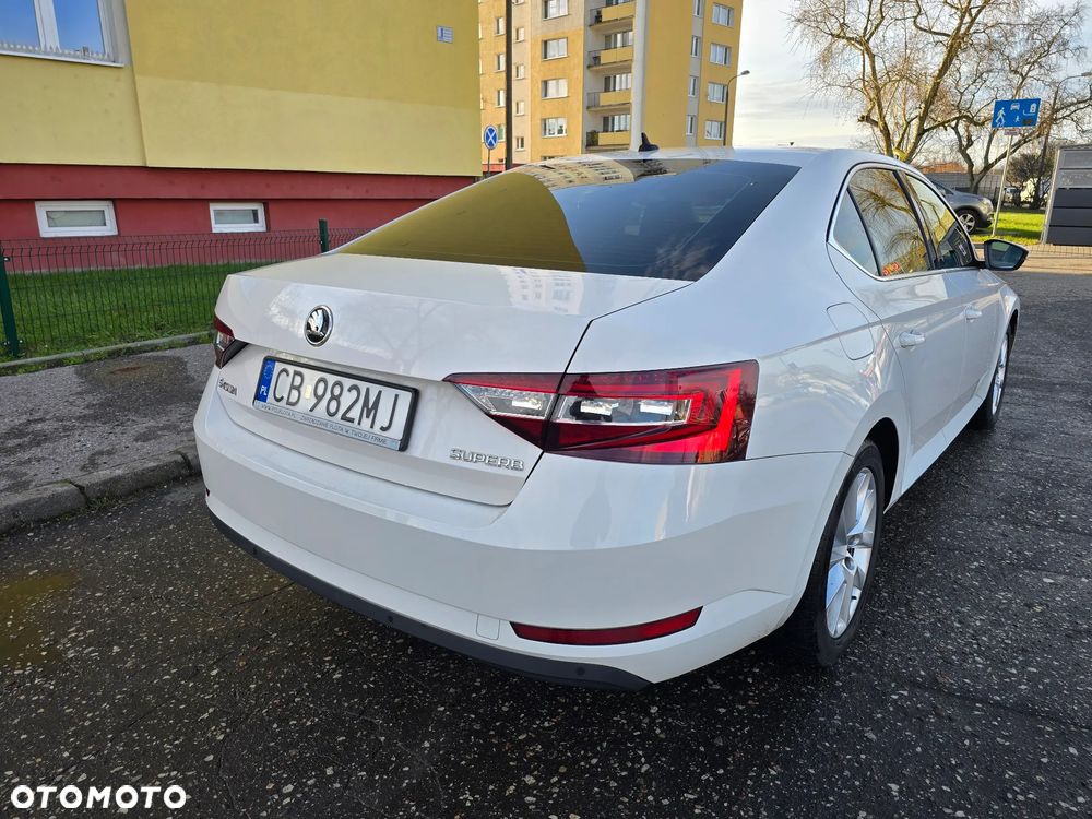Skoda Superb 2.0 TDI Ambition DSG7 - 6